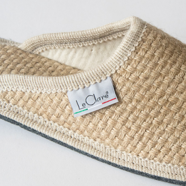 ブランドのロゴがアクセントに ブランドのロゴがアクセントに