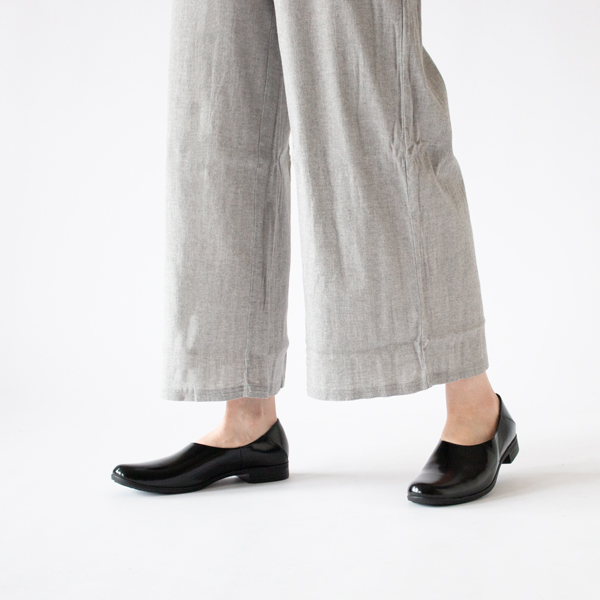 裾幅：31.5cmのゆったりワイドパンツ
