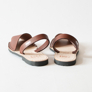 アバルカサンダル CHOCO／AVARCA PONS（アヴァルカ・ポンズ）｜愛着を