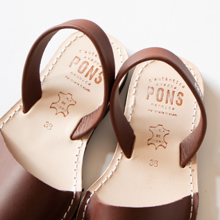 アバルカサンダル CHOCO／AVARCA PONS（アヴァルカ・ポンズ）｜愛着を