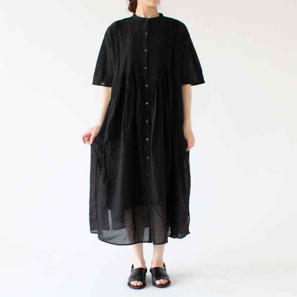 BLACK 身長162cm BLACK 身長162cm