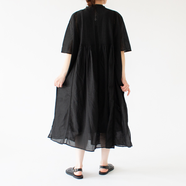 BLACK 身長162cm BLACK 身長162cm