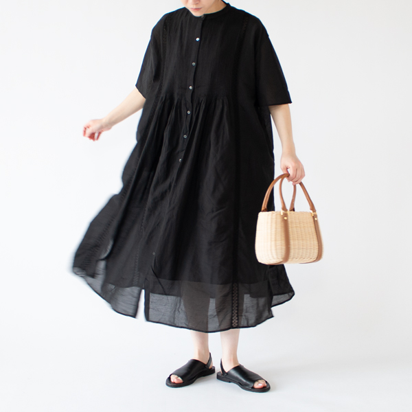 BLACK 身長162cm BLACK 身長162cm