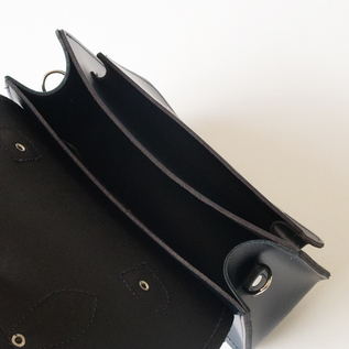 新品同様✨ザッチェルズ サッチェルバッグ ショルダー 牛革 A4 黒　GG269 Zatchels ショルダーバッグ バッグ 「ザッチェルズ/Zatchels