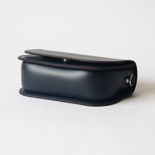 ショルダーバッグ AURA／Zatchels（ザッチェルズ）｜愛着を持って