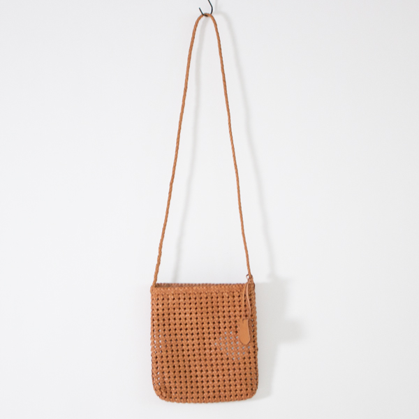 GOAT MESH ミニショルダーバッグ（CAMEL）