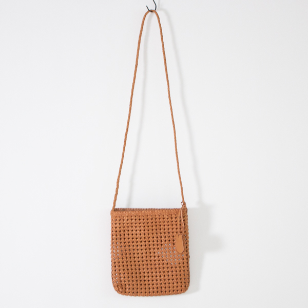 GOAT MESH ミニショルダーバッグ（CAMEL）