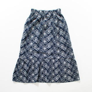 控えめのティアードで体型を選ばないシルエットのスカート(NAVY×WHITE) 控えめのティアードで体型を選ばないシルエットのスカート(NAVY×WHITE)