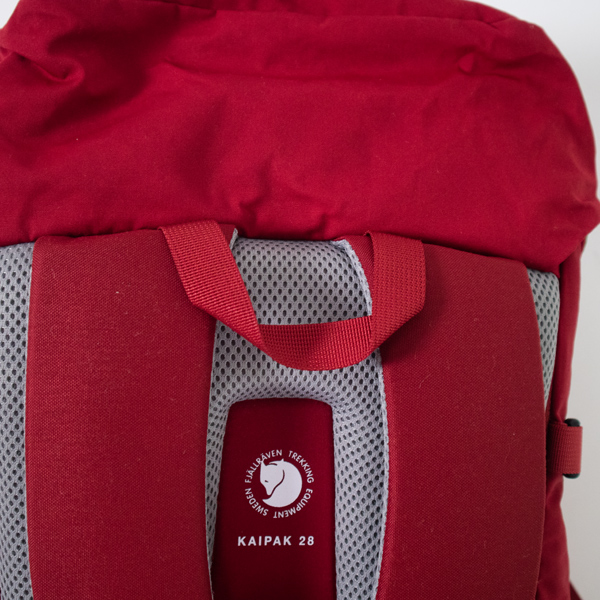 安定感のある太めのショルダーハーネス(肩紐) 安定感のある太めのショルダーハーネス(肩紐)