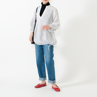 ブラウスのインナーとして(BLACK・身長162cm) ブラウスのインナーとして(BLACK・身長162cm)