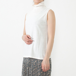 WHITE・身長162cm WHITE・身長162cm