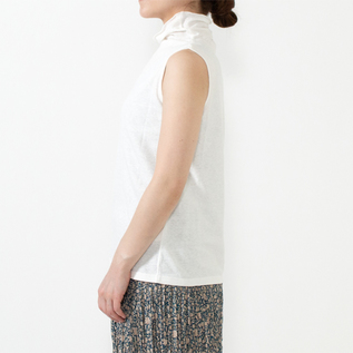 WHITE・身長162cm WHITE・身長162cm