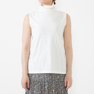 WHITE・身長162cm WHITE・身長162cm