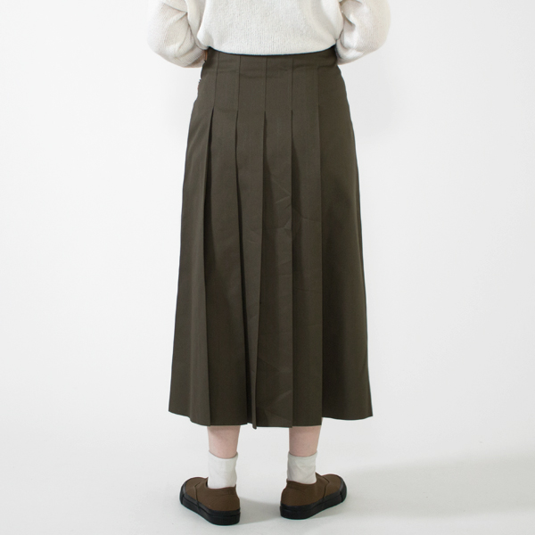 背面のプリーツも綺麗（OLIVE）
