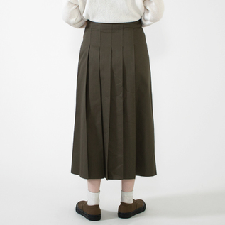 背面のプリーツも綺麗（OLIVE）