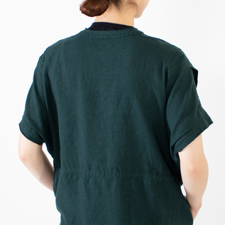 紐を縛ることでシルエットが変化します(GREEN)