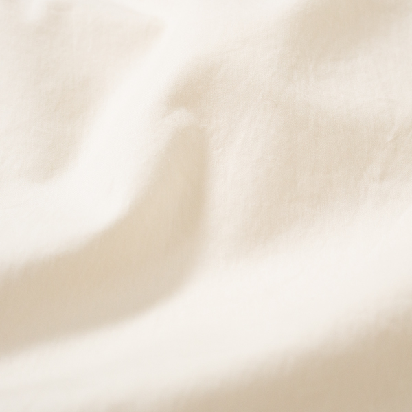 程よい光沢感(IVORY)