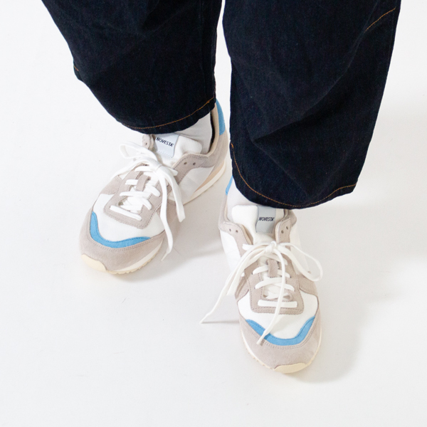 BABY BLUEの差し色が程よいアクセントに BABY BLUEの差し色が程よいアクセントに