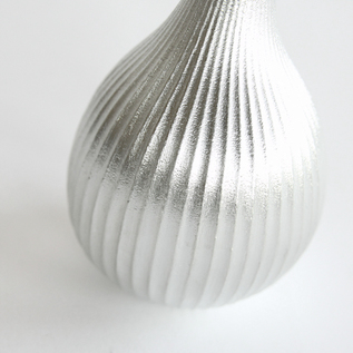 フラワーベース suzu／能作（のうさく）｜愛着を持ってずっと使いたい