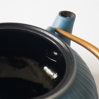 急須（ティーポット）／岩鋳（いわちゅう）｜愛着を持ってずっと使い