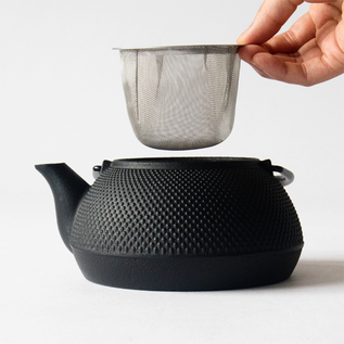 鉄瓶兼用急須 5型新アラレ IH対応／岩鋳（いわちゅう）｜愛着を