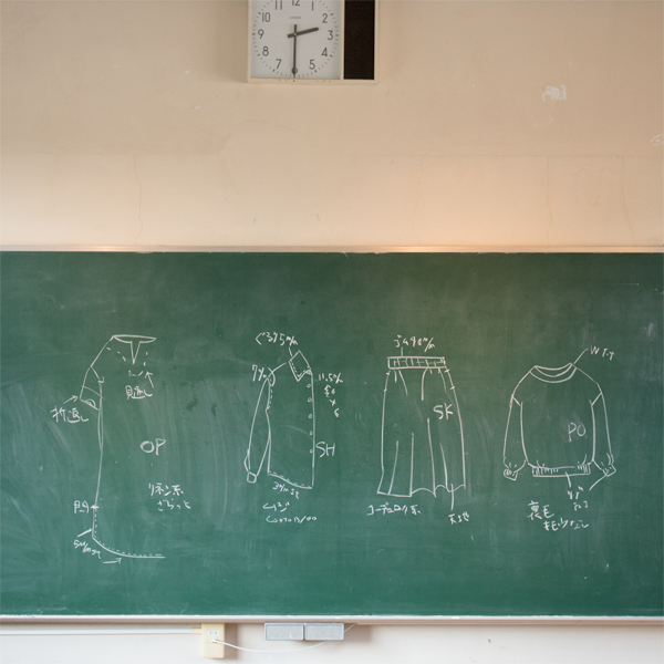 ZUTTOのアトリエは廃校を再利用した中の図工室にあります