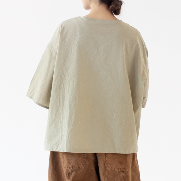 身長：162cm(KHAKI)