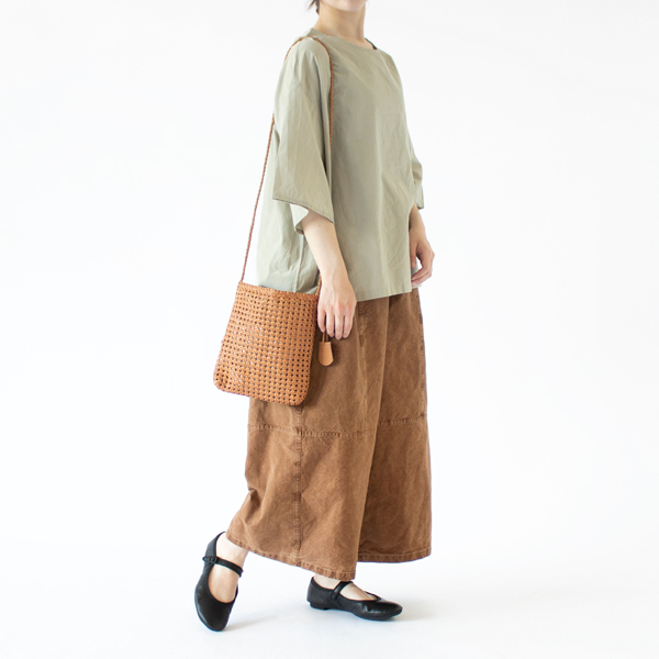 身長：162cm(KHAKI)