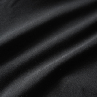 しなやかでストレッチ性を備えたブランド独自の防水透湿素材(BLACK) しなやかでストレッチ性を備えたブランド独自の防水透湿素材(BLACK)