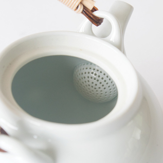 茶漉し一体型の土瓶です 茶漉し一体型の土瓶です