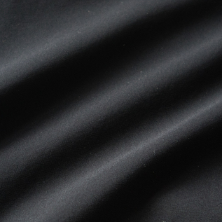 しなやかでストレッチ性を備えたブランド独自の防水透湿素材(BLACK) しなやかでストレッチ性を備えたブランド独自の防水透湿素材(BLACK)