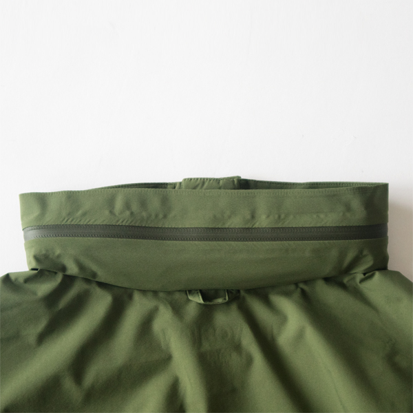 フードを収納したところ(OLIVE)