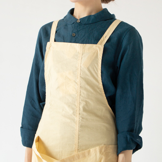 yarmo ヤーモ ビブエプロンドレス 白 yarmo ヤーモ ビブエプロンドレス 白 yarmo ヤーモ ビブエプロン