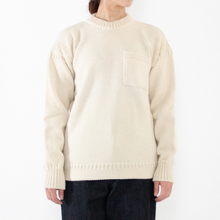 UNISEX クルーネックニット ポケット付き ／GUENSEY WOOLLENS