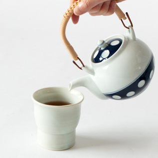雁金焙茶は土瓶でたっぷりのお湯で淹れるのがおすすめ 雁金焙茶は土瓶でたっぷりのお湯で淹れるのがおすすめ