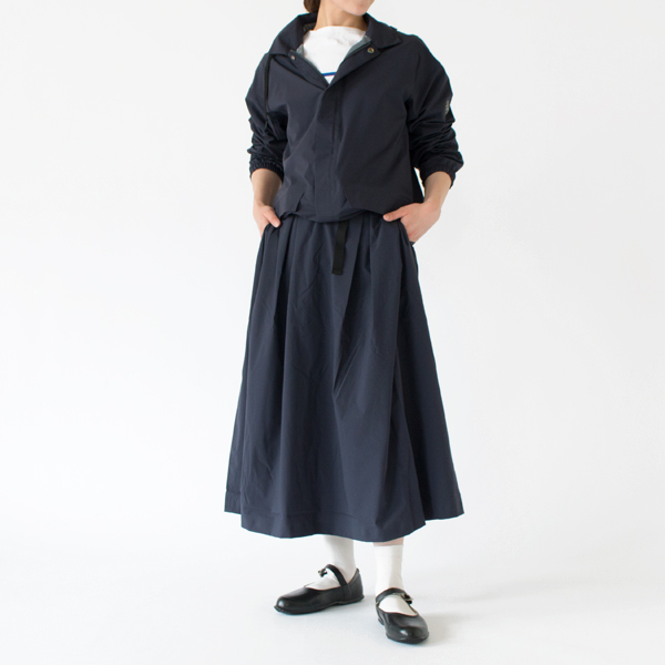 セットアップでの着こなしもおすすめ(身長162cm、NAVY)