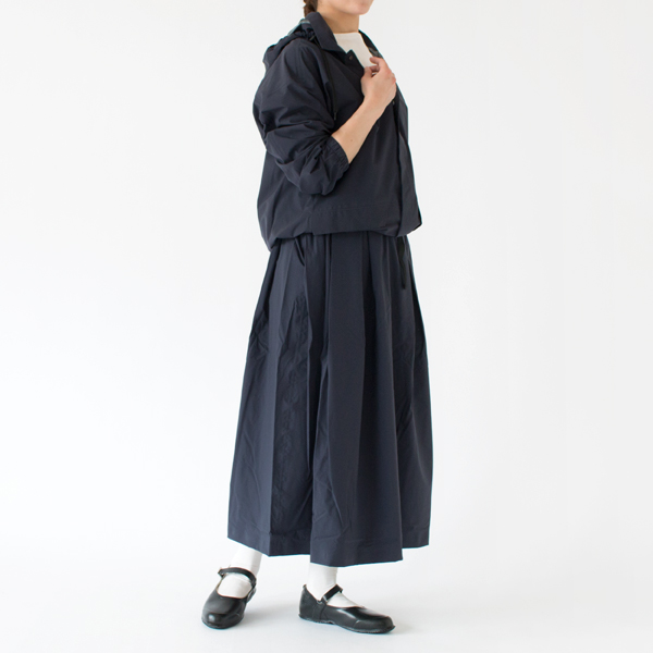 セットアップでの着こなしもおすすめ(身長162cm、NAVY)