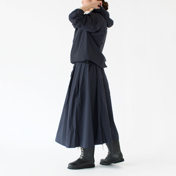 セットアップでの着こなしもおすすめ(身長162cm、NAVY)
