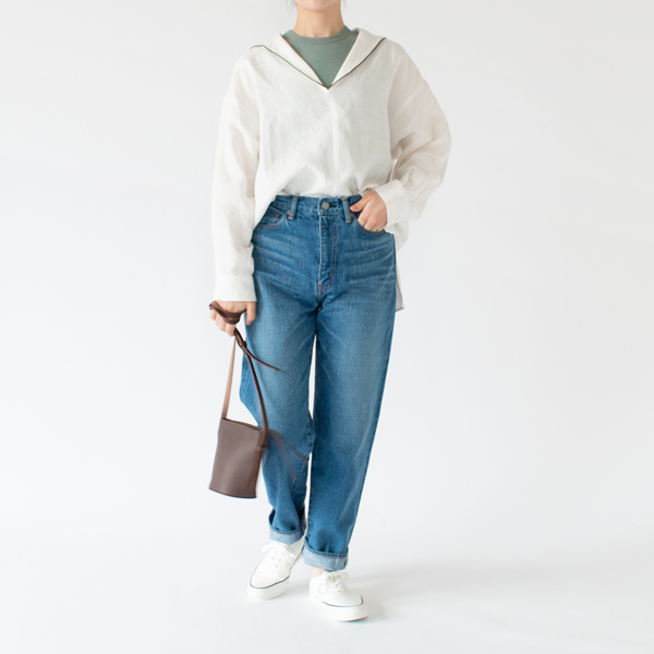 胸元があいたシャツとの組み合わせで(GREEN・身長162cm)