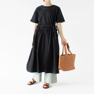 BLACK・身長162cm BLACK・身長162cm