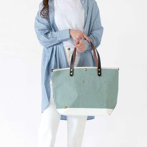 PALE BLUE x WHITE・身長162cm PALE BLUE x WHITE・身長162cm