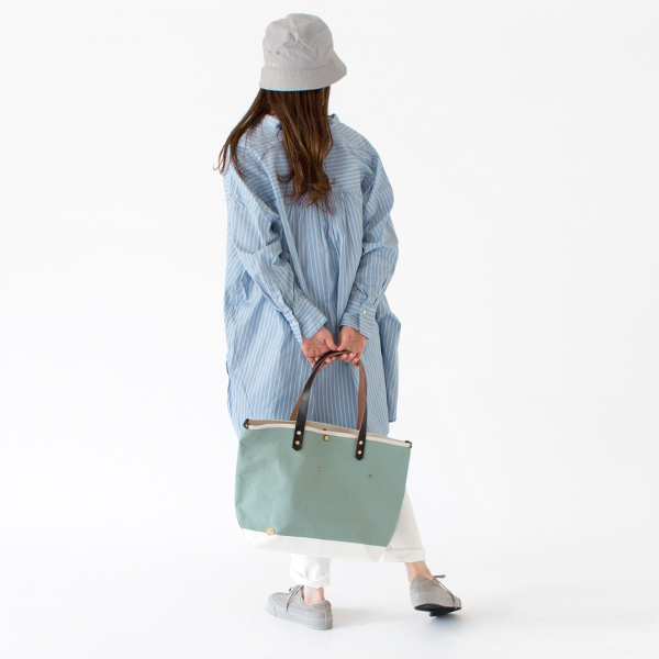 PALE BLUE x WHITE・身長162cm PALE BLUE x WHITE・身長162cm