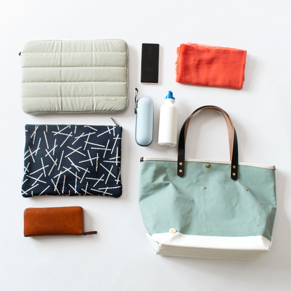 A4サイズの書類やPCが収納できます(PALE BLUE x WHITE) A4サイズの書類やPCが収納できます(PALE BLUE x WHITE)