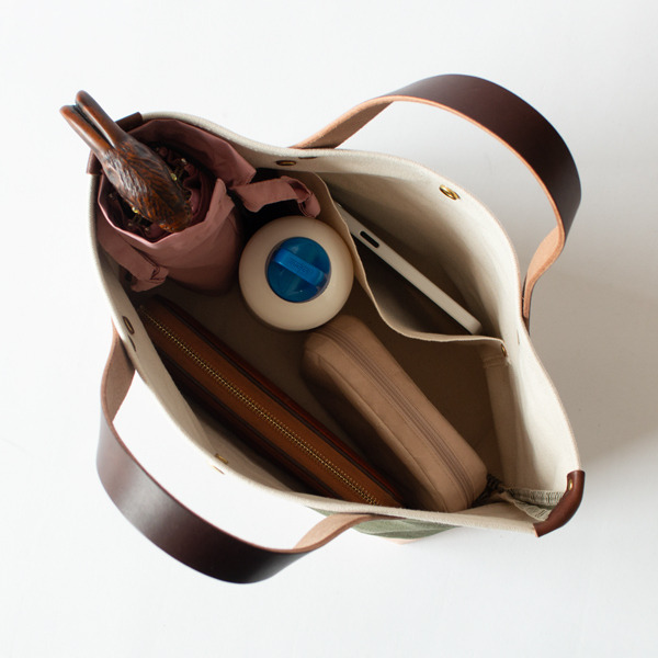 日常使いに最適なバッグ(GREISH GREEN x SAKURA)