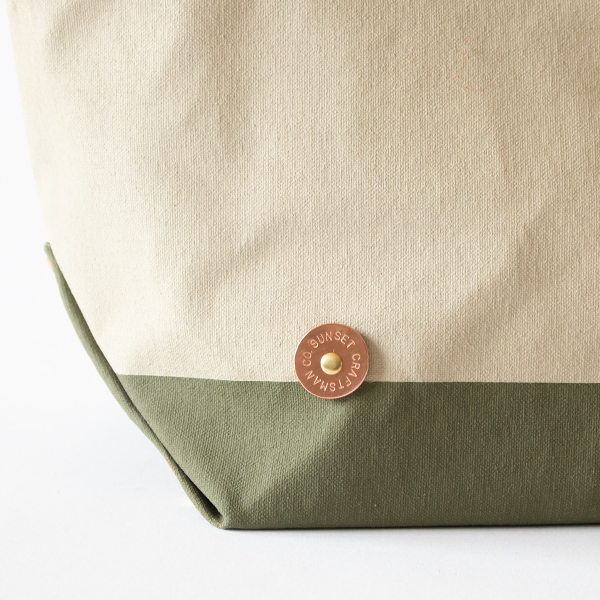 CELADON x GREISH GREEN