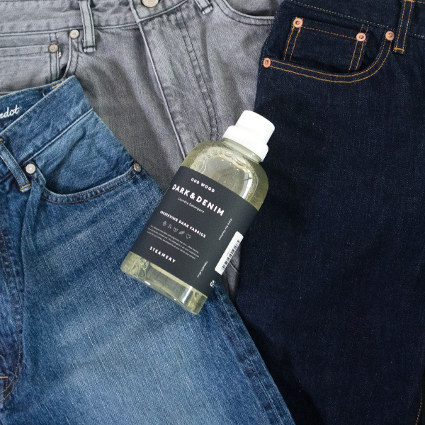 濃い色の衣類、デニムの色落ちを防ぐDARK DENIM