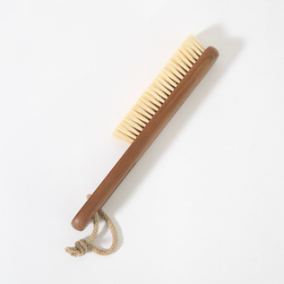 CLOTHING BRUSH