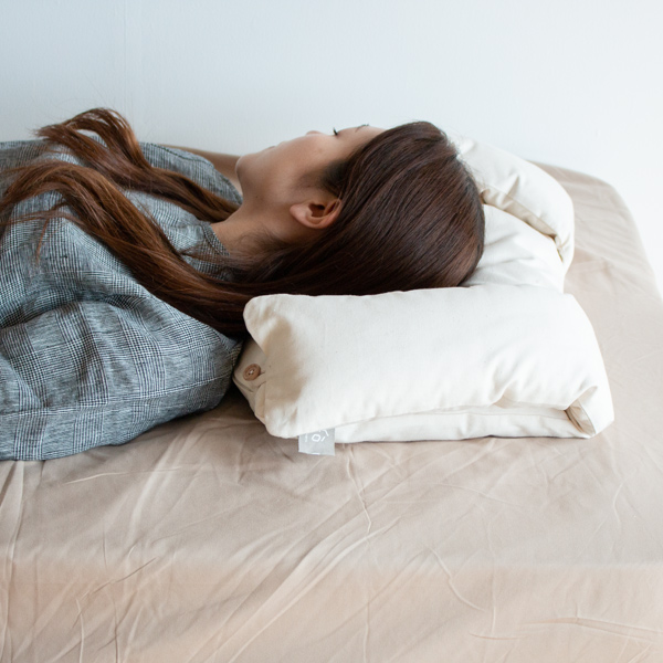 頭を安定させて眠ることができます