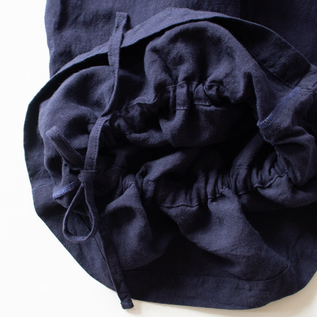 紐で結んで留められます(NAVY) 紐で結んで留められます(NAVY)