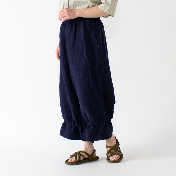 絞って穿いたところ(身長:162cm・NAVY) 絞って穿いたところ(身長:162cm・NAVY)